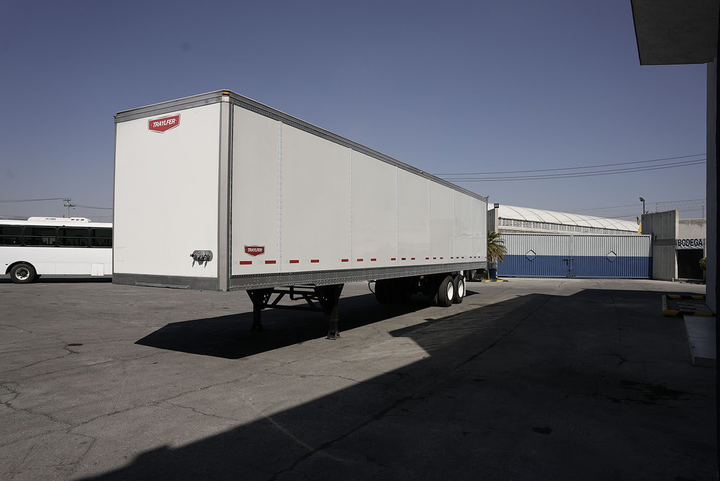 Unidad seminueva INTERNATIONAL CAJA SECA DE 53 FT