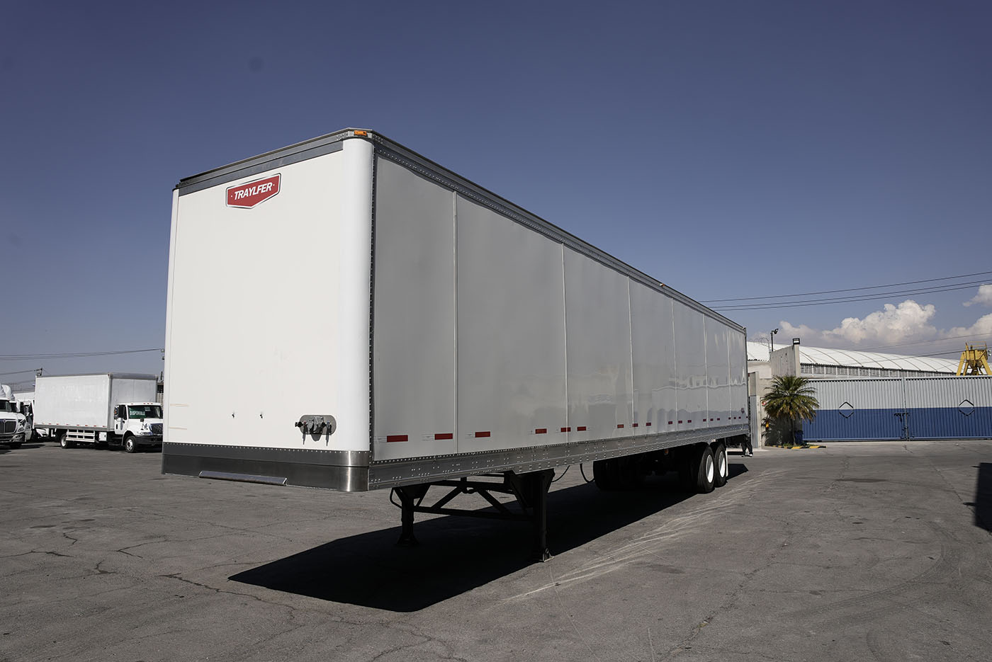 Unidad seminueva INTERNATIONAL CAJA SECA DE 53 FT