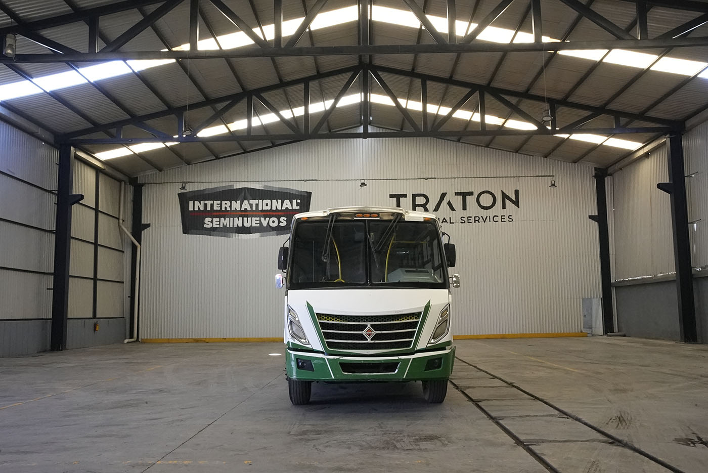 Unidad seminueva INTERNATIONAL 4700SFC 182HP 6VEL 236W