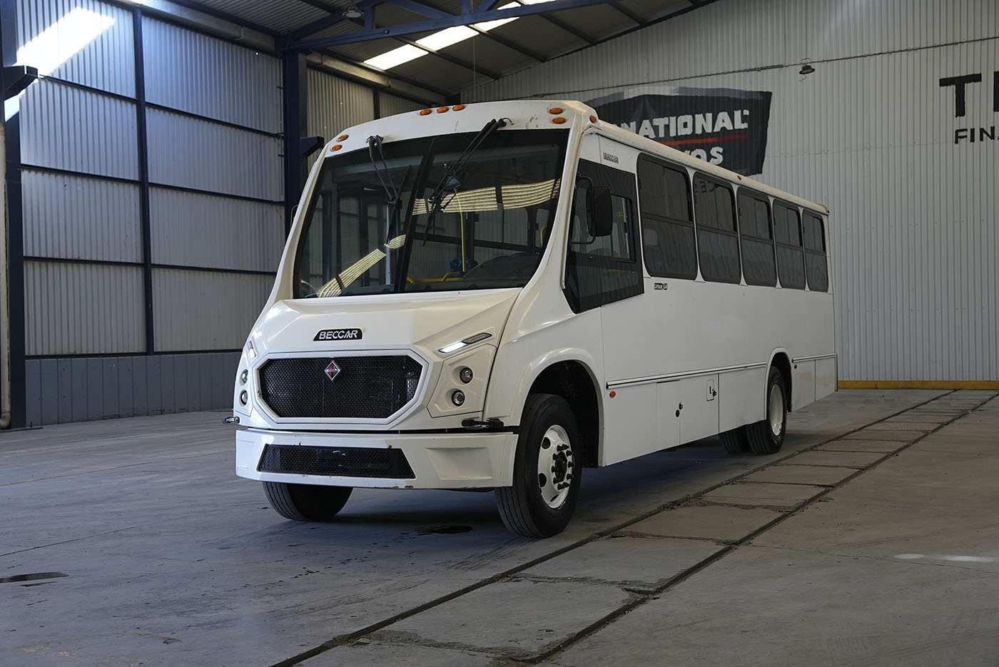 Unidad seminueva INTERNATIONAL SCD MWM - 222 HP 236 WB (4700 SFC)