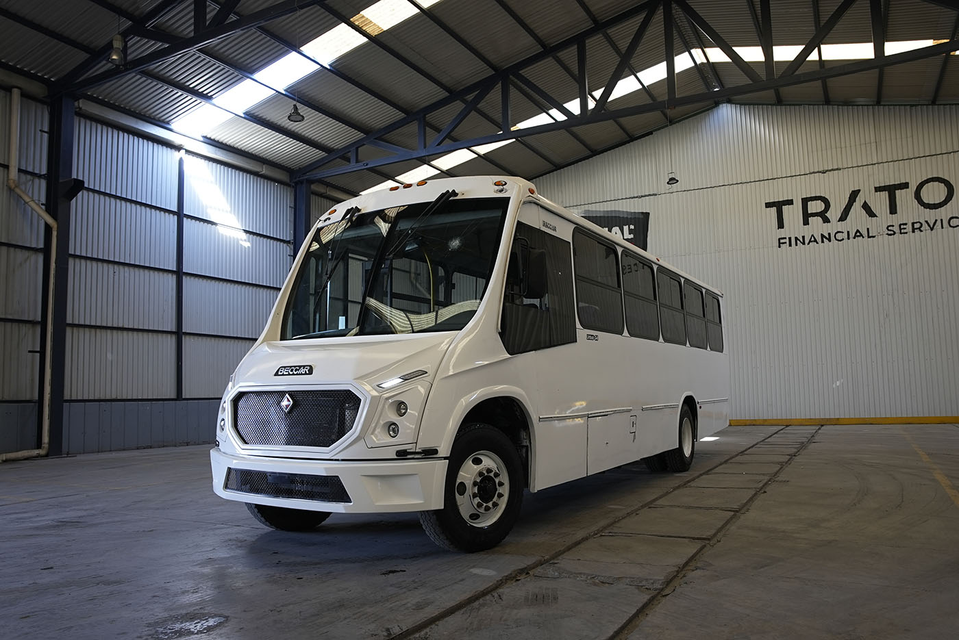 Unidad seminueva INTERNATIONAL SCD MWM - 222 HP 236 WB (4700 SFC)