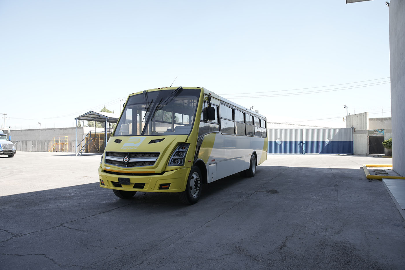 Unidad seminueva INTERNATIONAL 4700SFC 222HP MXF7.2 6VEL. 236