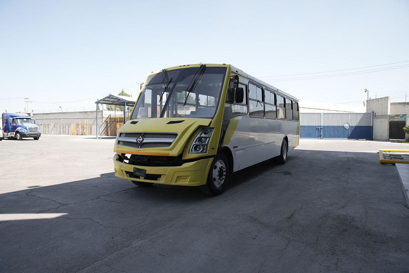 Unidad seminueva INTERNATIONAL 4700SFC 222HP MXF7.2 6VEL. 236