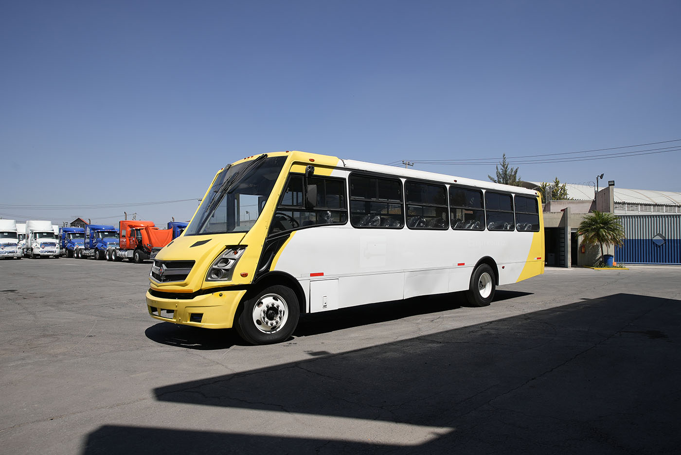 Unidad seminueva INTERNATIONAL 4700SFC 222HP MXF7.2 6VEL 236WB