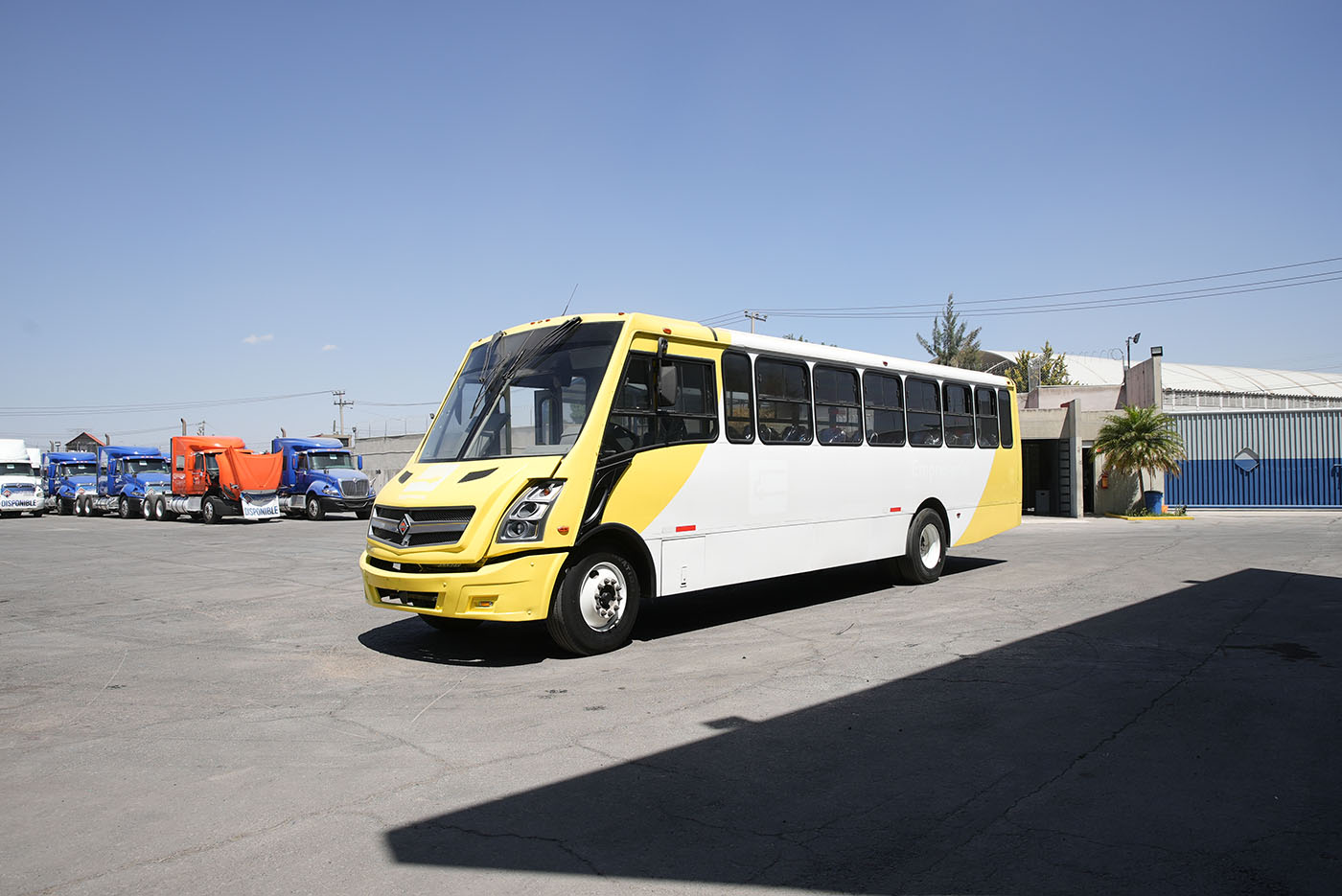 Unidad seminueva INTERNATIONAL 4700SFC 222HP MXF7.2 6VEL. 236