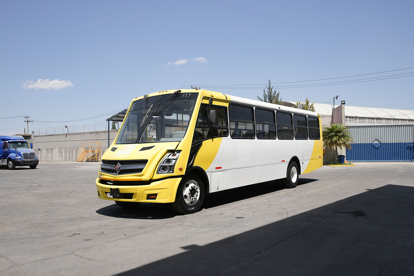 Unidad seminueva INTERNATIONAL 4700SFC 222HP MXF7.2 6VEL 236