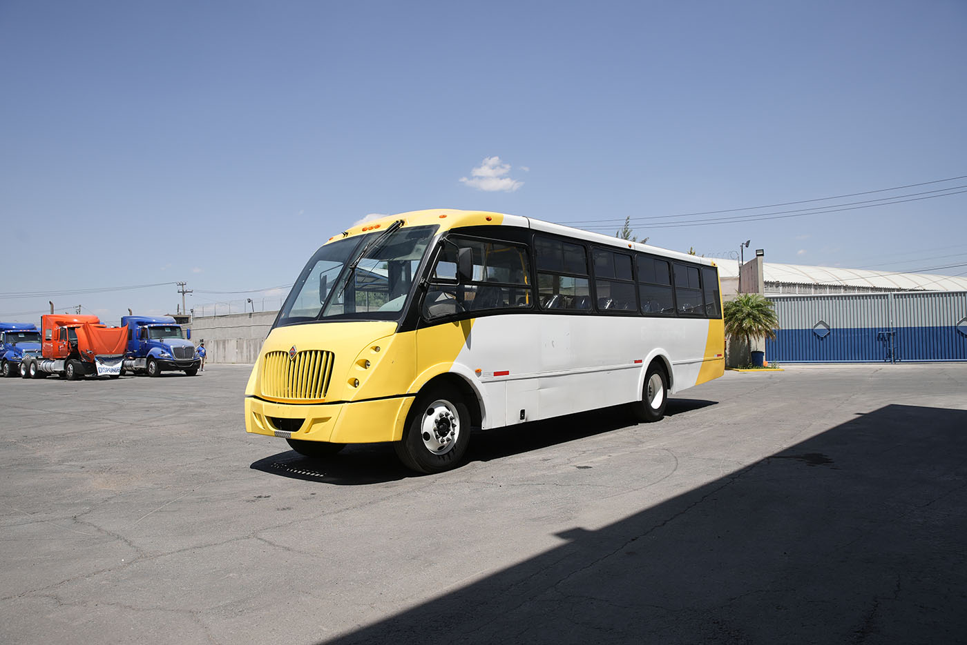 Unidad seminueva INTERNATIONAL 4700SFC 182HP MXF4.8 6VEL