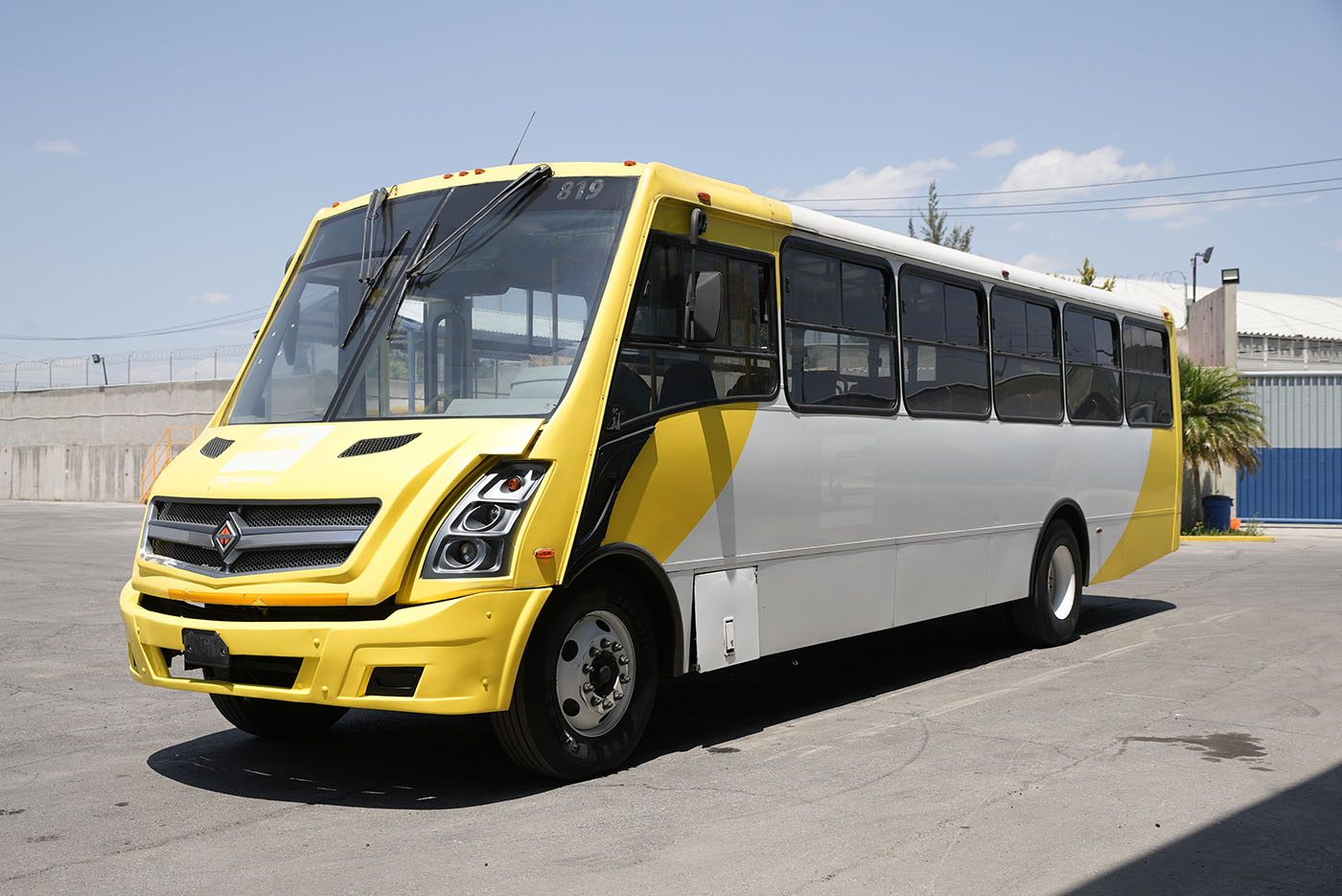 Unidad seminueva INTERNATIONAL 4700SFC 222HP MXF7.2 6VEL 236