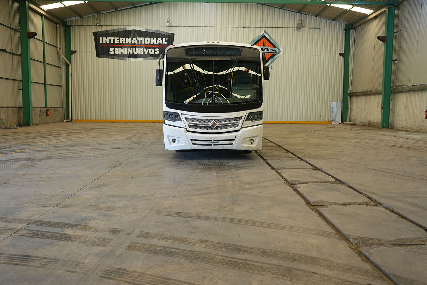 Unidad seminueva INTERNATIONAL 4700 FE CON CLIMA CARRIER MOD.AC353 G4.II