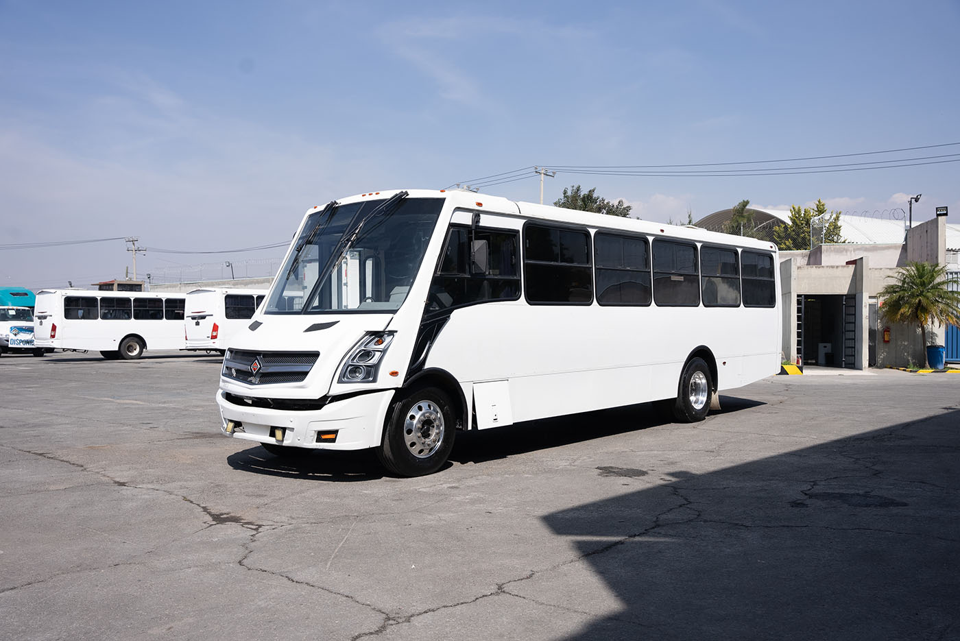 Unidad seminueva INTERNATIONAL CHASIS PASAJE SCD 220 MAXXFORCE 7.2 / 236WB