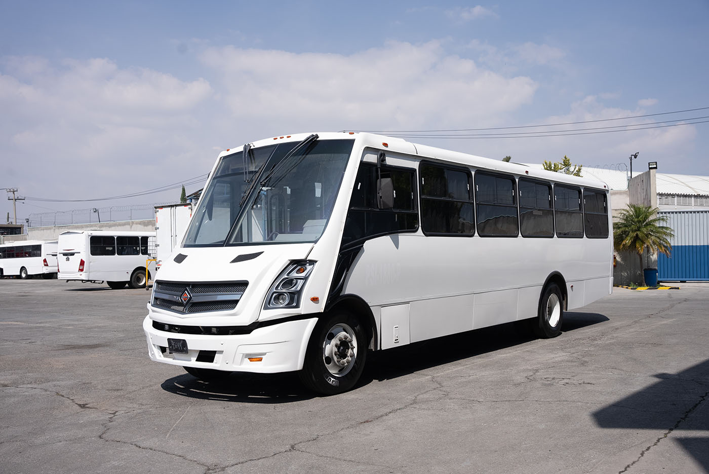 Unidad seminueva INTERNATIONAL CHASIS PASAJE SCD 220 MAXXFORCE 7.2 / 236WB