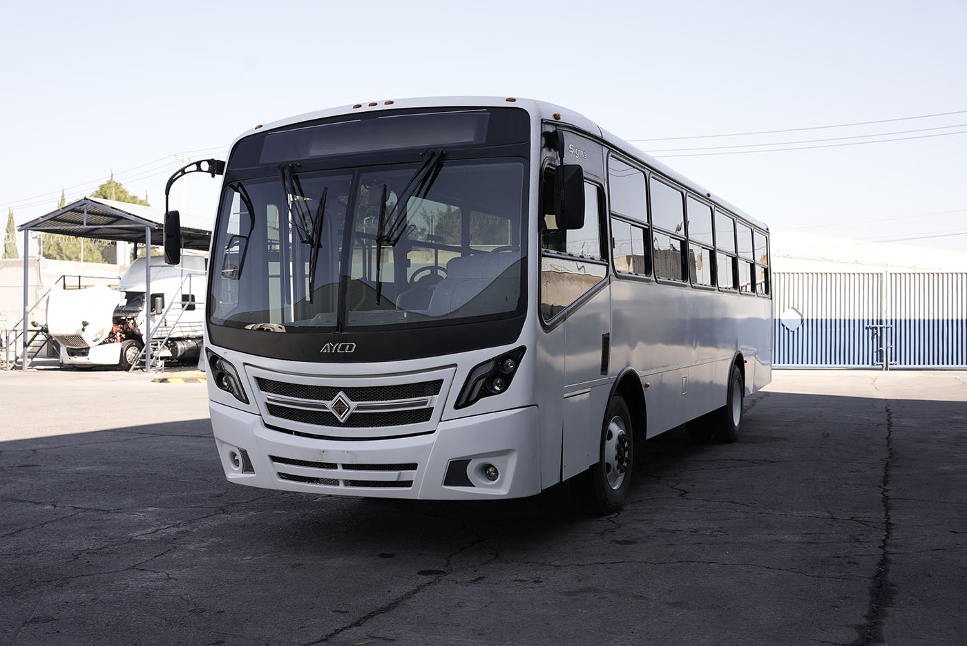 Unidad seminueva INTERNATIONAL 4700FE EURO V CON CLIMA CARRIER MOD. AC353 G4. II