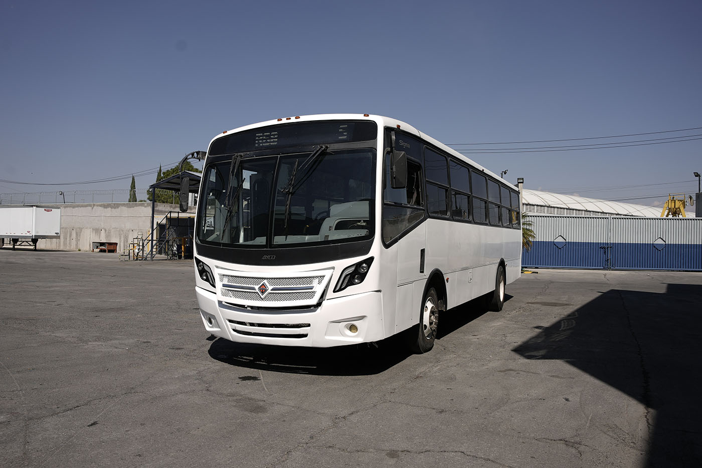 Unidad seminueva INTERNATIONAL 4700 FE EURO V CON CLIMA CLIBUS MOD. POLAR BEAR