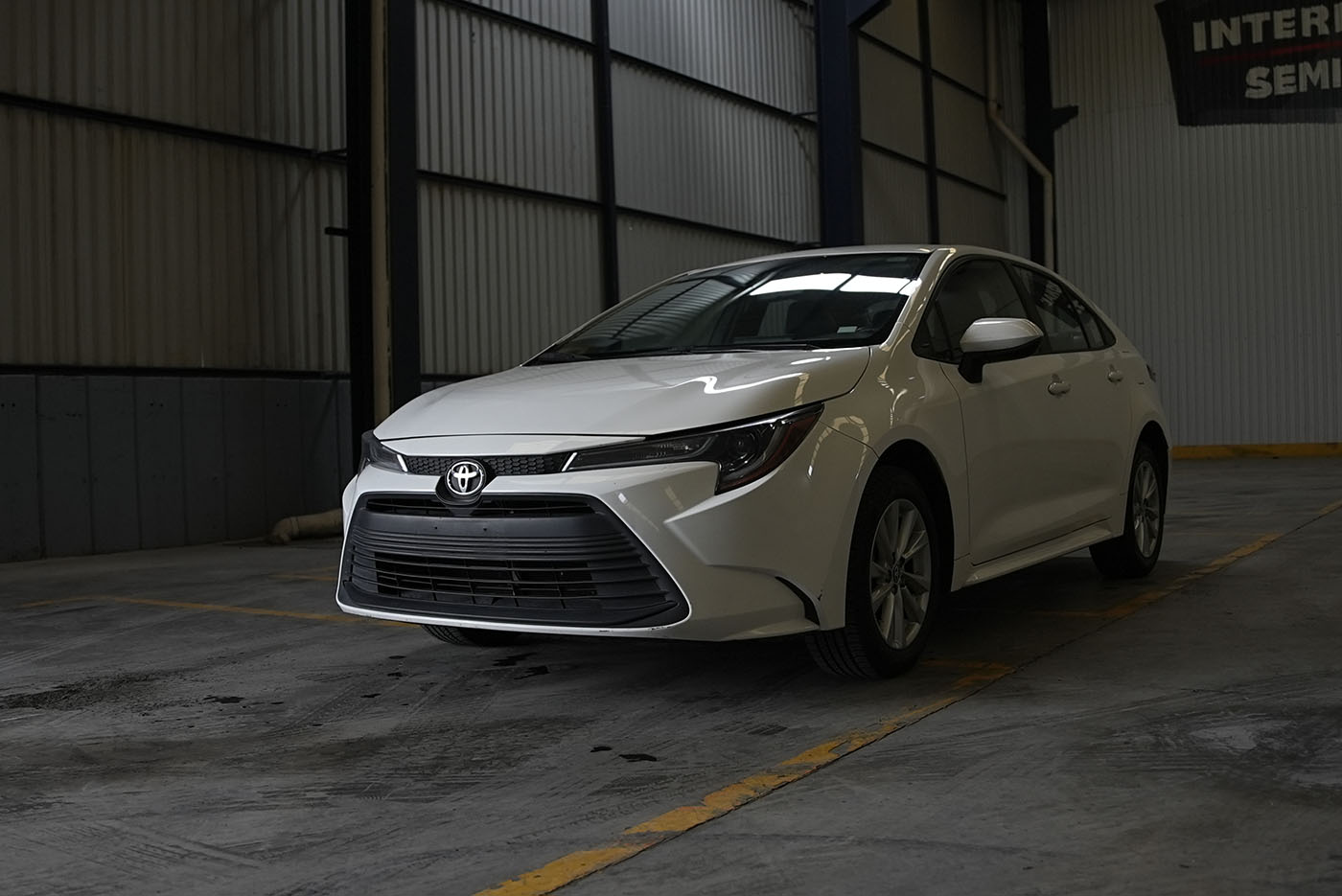 Unidad seminueva INTERNATIONAL COROLLA BLANCO
