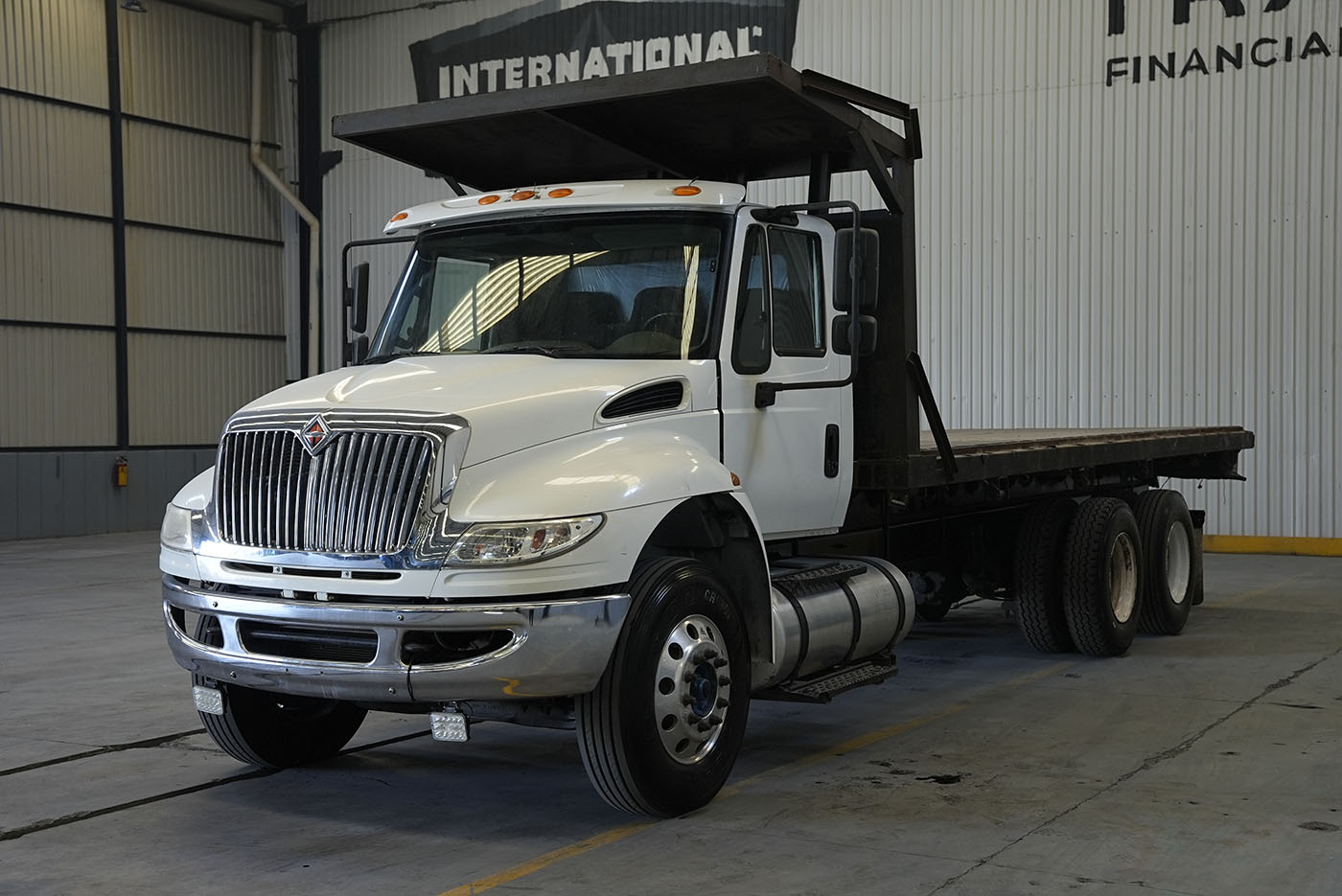 Unidad seminueva INTERNATIONAL 4400 260 HP 52K 6X4