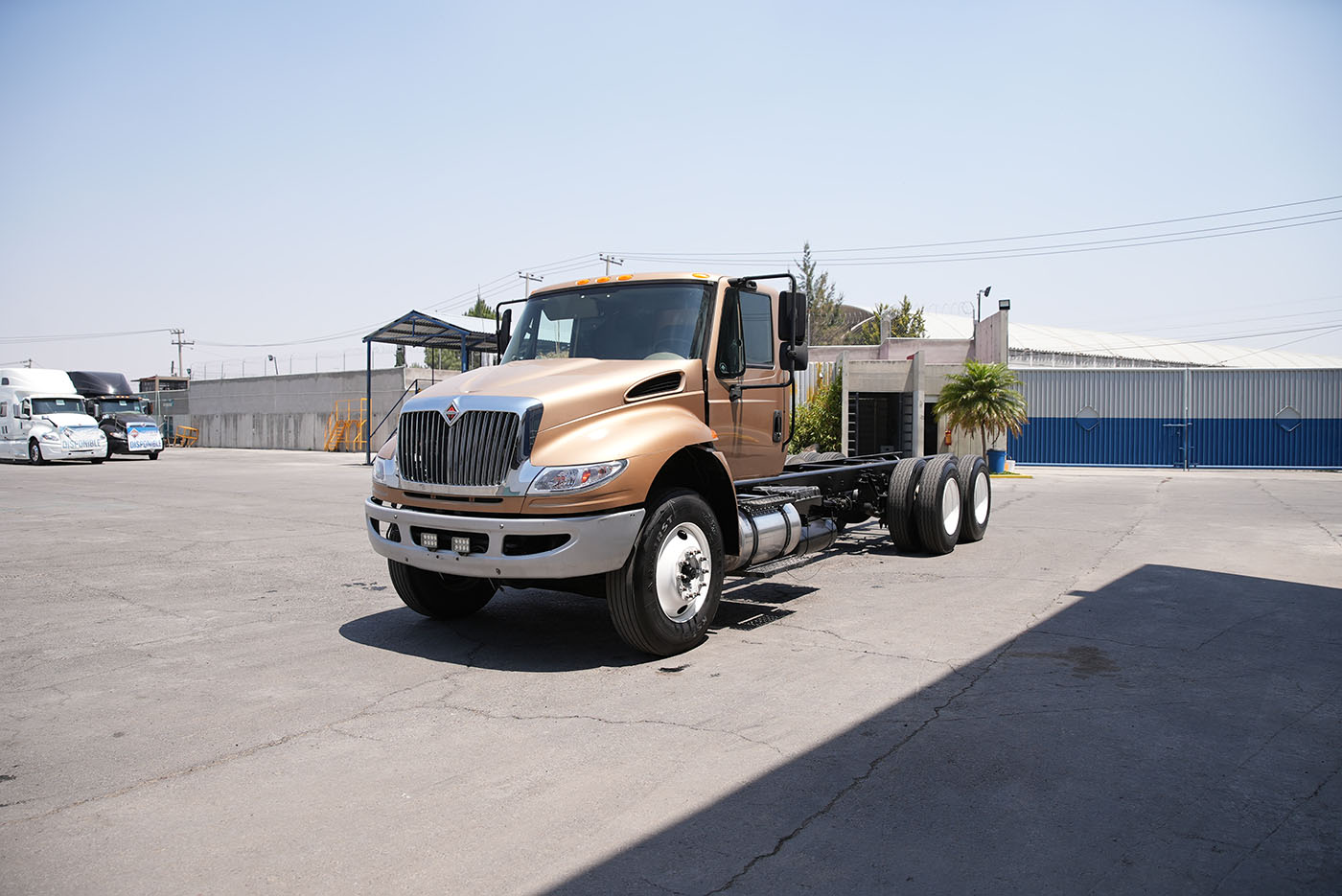 Unidad seminueva INTERNATIONAL 4400 260HP DT466 10VEL 236 NEU