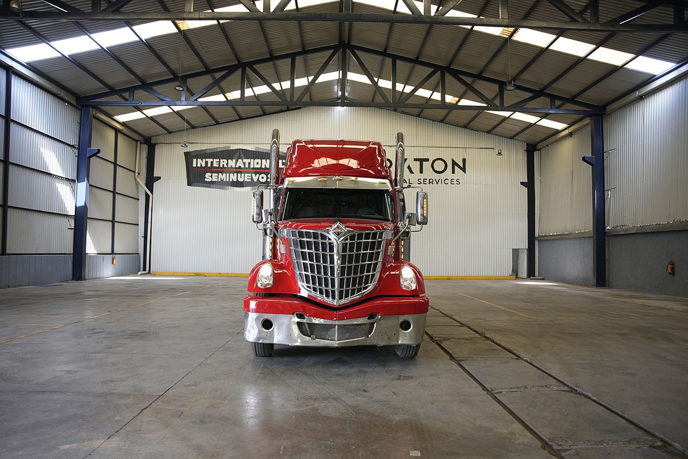Unidad seminueva INTERNATIONAL LONESTAR SFA 6x4
