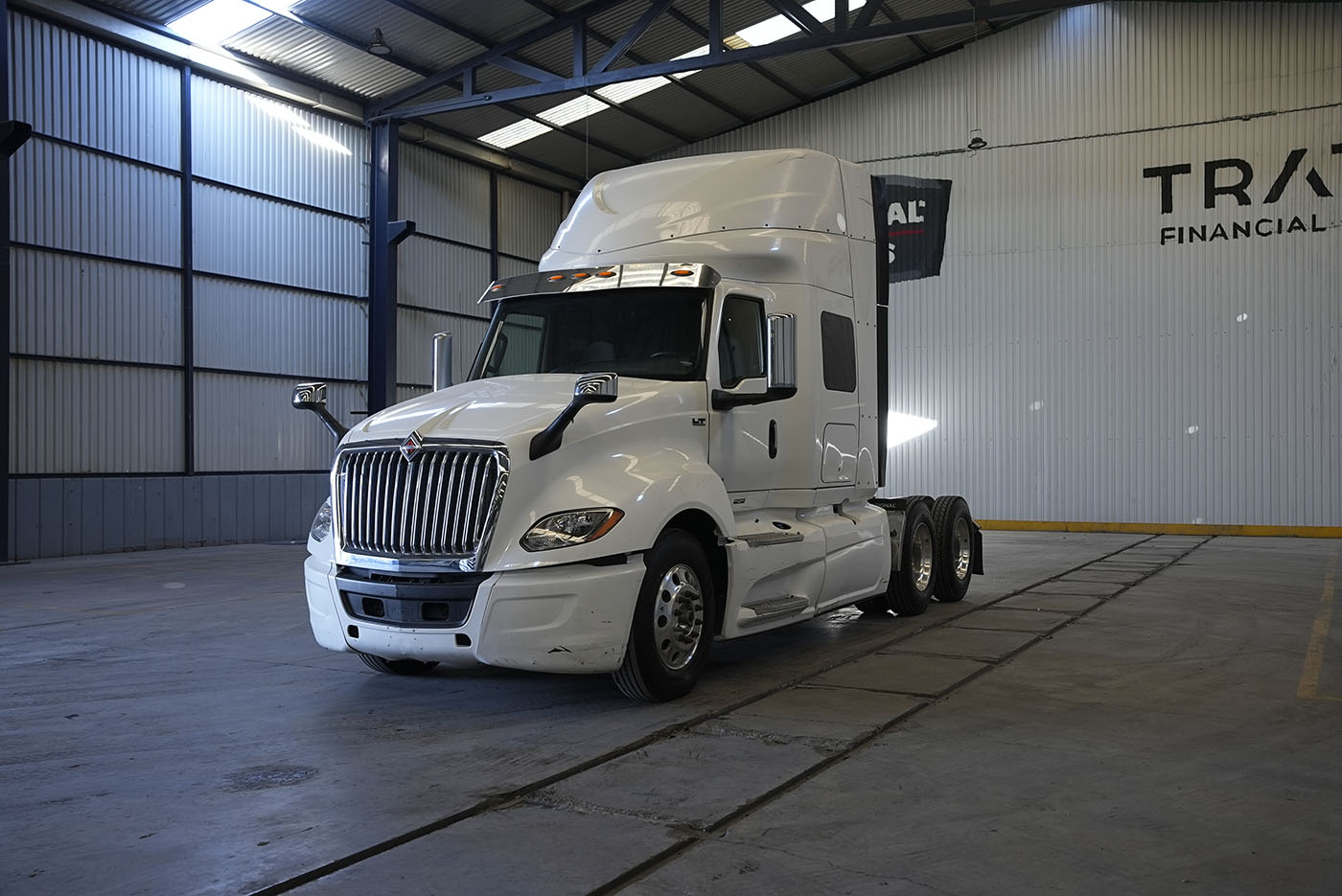 Unidad seminueva INTERNATIONAL LT625 450HP ISX HI-RISE EURO V