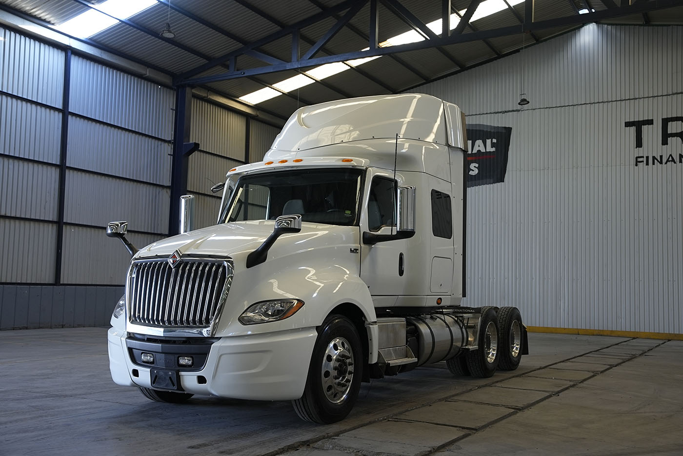 Unidad seminueva INTERNATIONAL LT625 450HP ISX HI-RISE