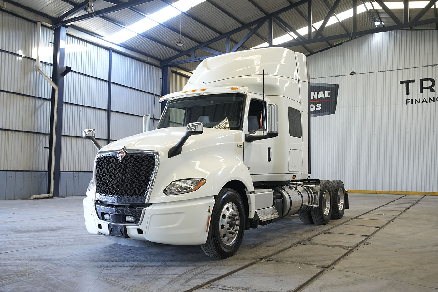 Unidad seminueva INTERNATIONAL LT625 450HP ISX HI-RISE