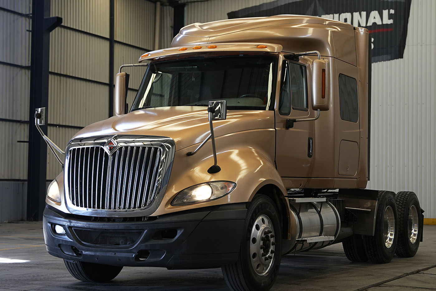 Unidad seminueva INTERNATIONAL PROSTAR HI-RISE