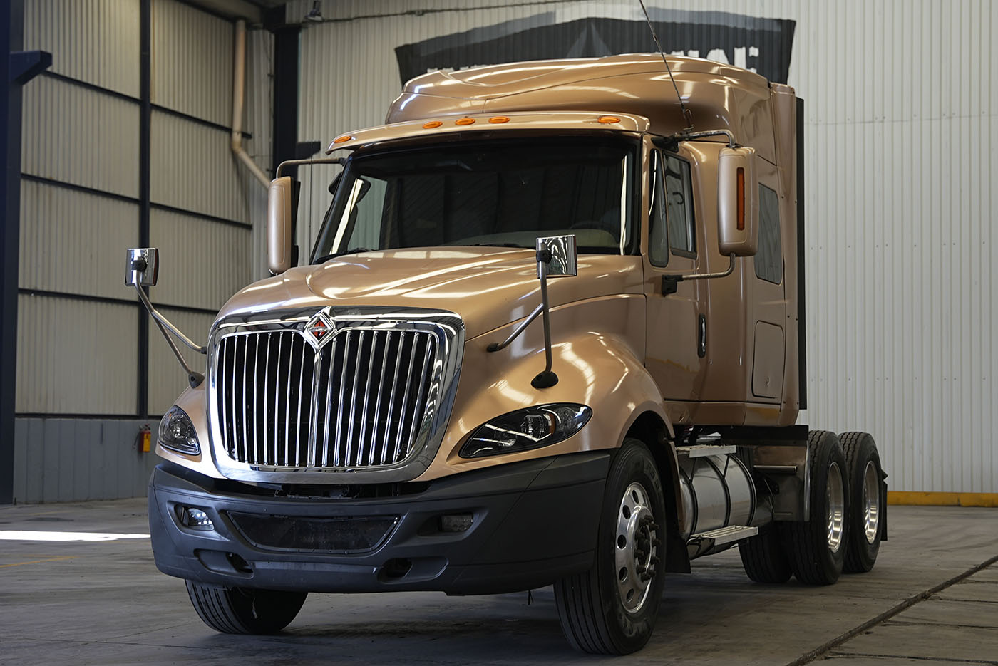 Unidad seminueva INTERNATIONAL PROSTAR HI-RISE