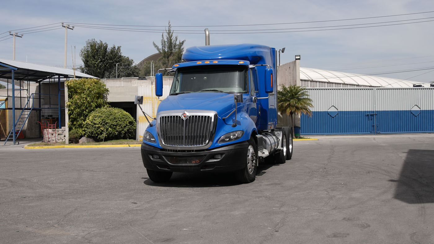 Unidad seminueva INTERNATIONAL PROSTAR QUINTA RUEDA ULTR