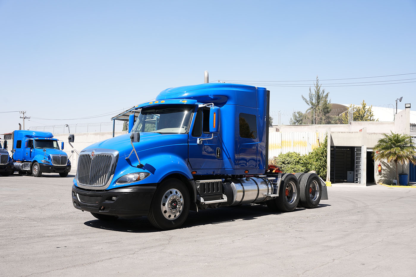 Unidad seminueva INTERNATIONAL PROSTAR QUINTA RUEDA ULTR