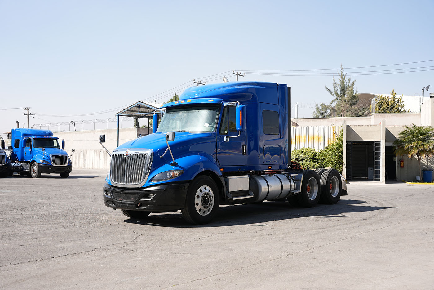 Unidad seminueva INTERNATIONAL PROSTAR QUINTA RUEDA ULTR