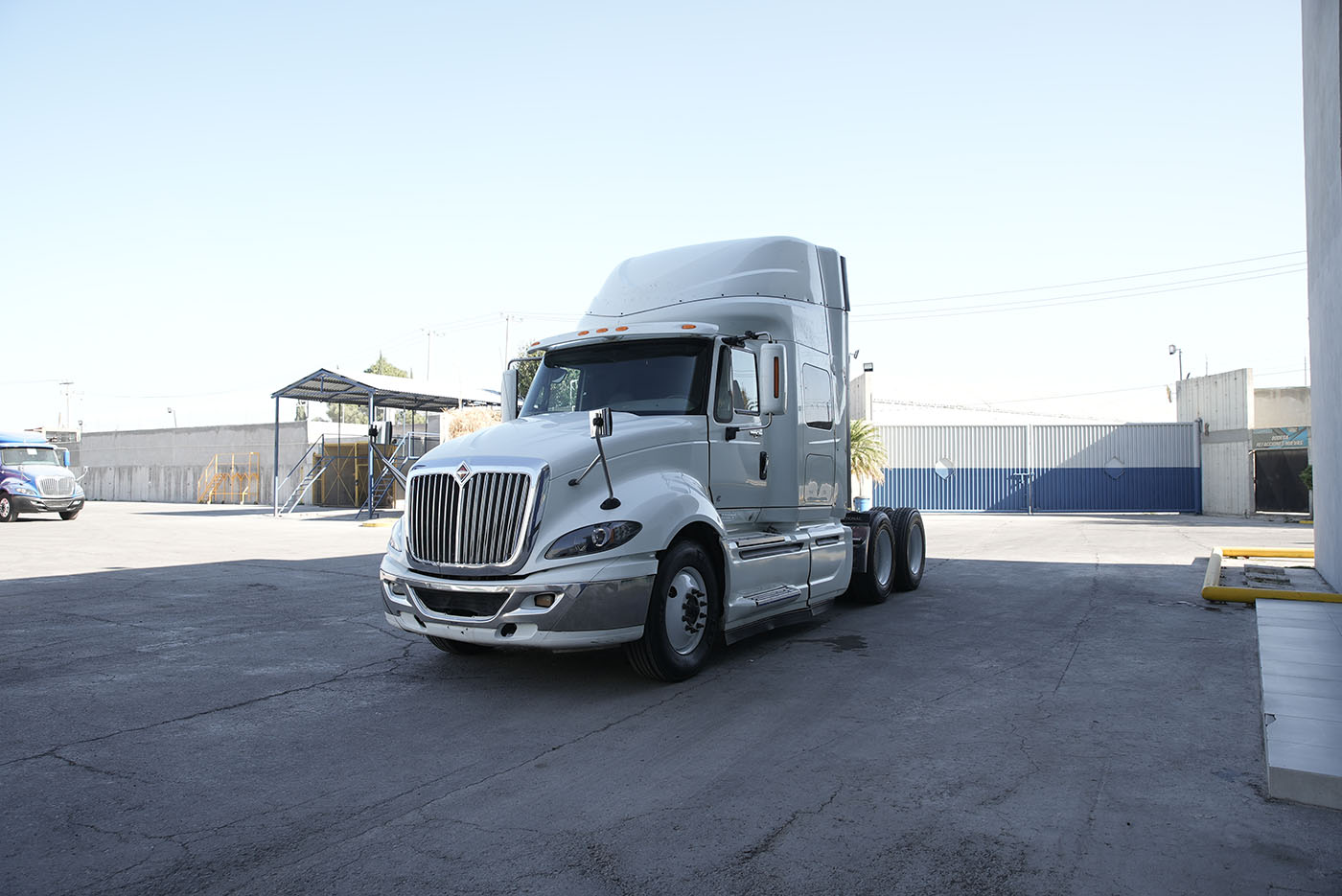 Unidad seminueva INTERNATIONAL PROSTAR SEMI EQUIPADO