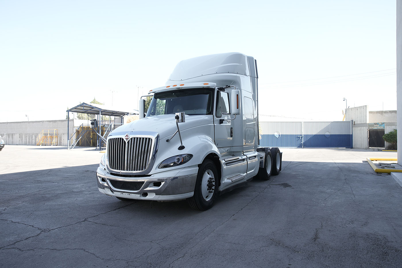 Unidad seminueva INTERNATIONAL PROSTAR SEMI EQUIPADO