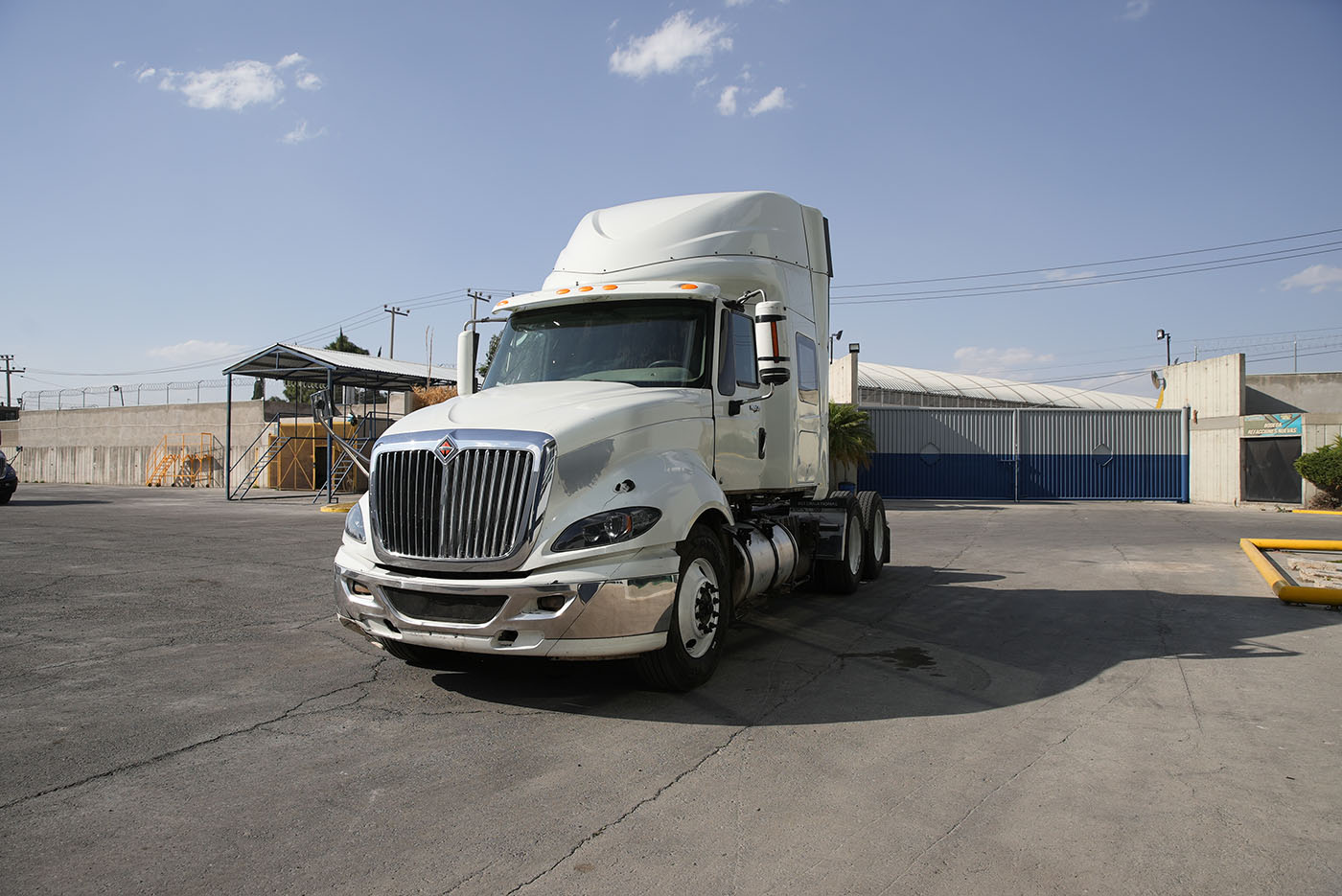 Unidad seminueva INTERNATIONAL PROSTAR SEMI EQUIPADO