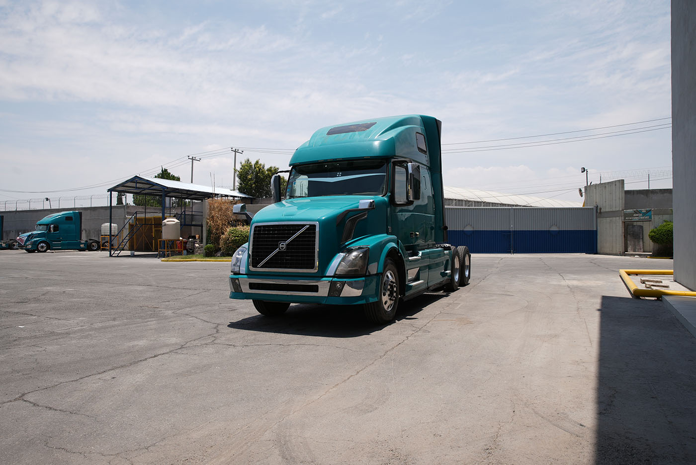 Unidad seminueva VOLVO VNL 64T-670