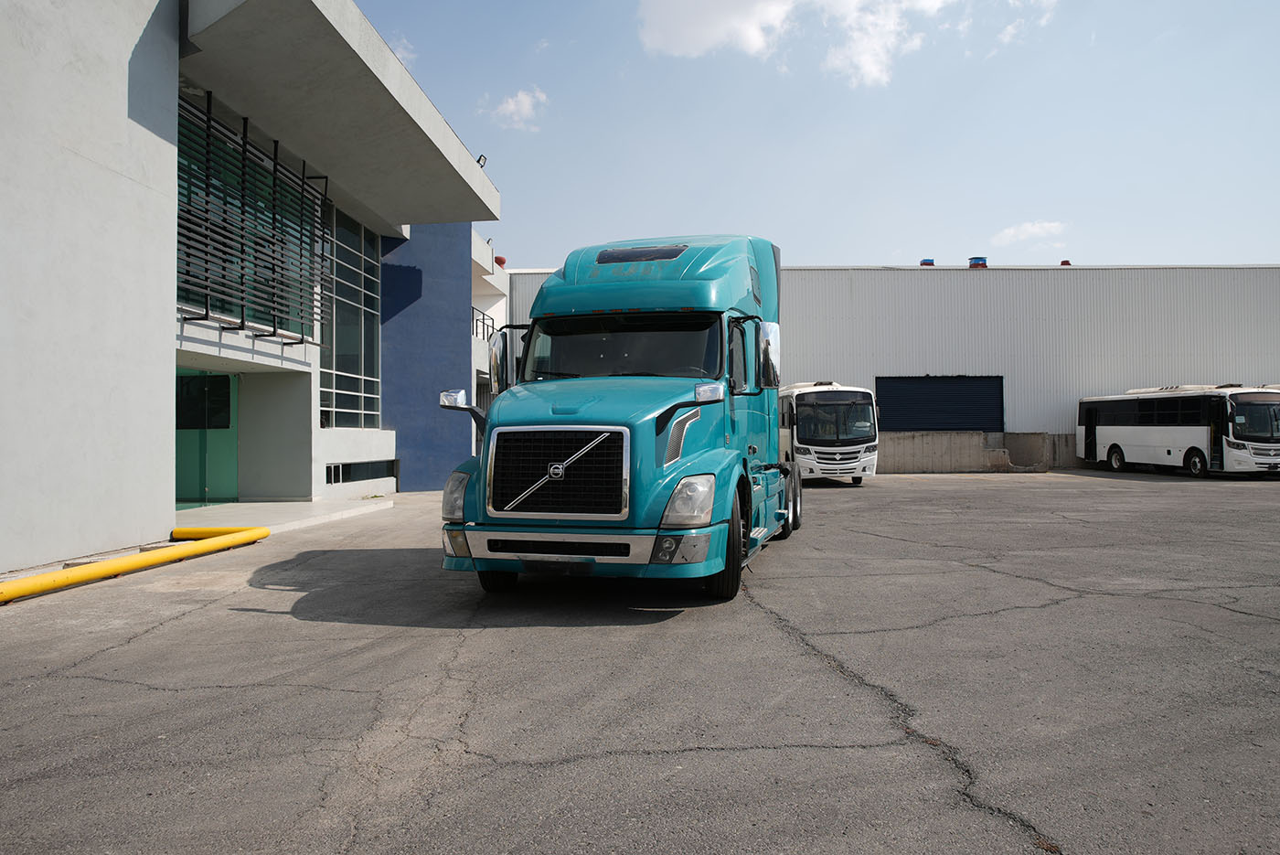 Unidad seminueva VOLVO VNL 64T-670