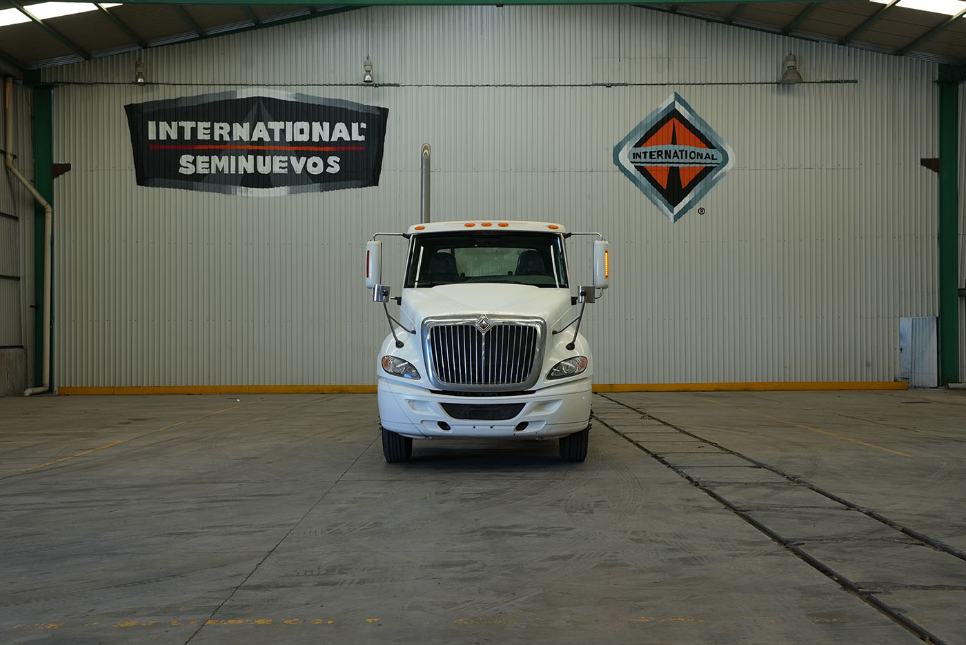 Unidad seminueva INTERNATIONAL PROSTAR 450 DAY-CAB 6X4