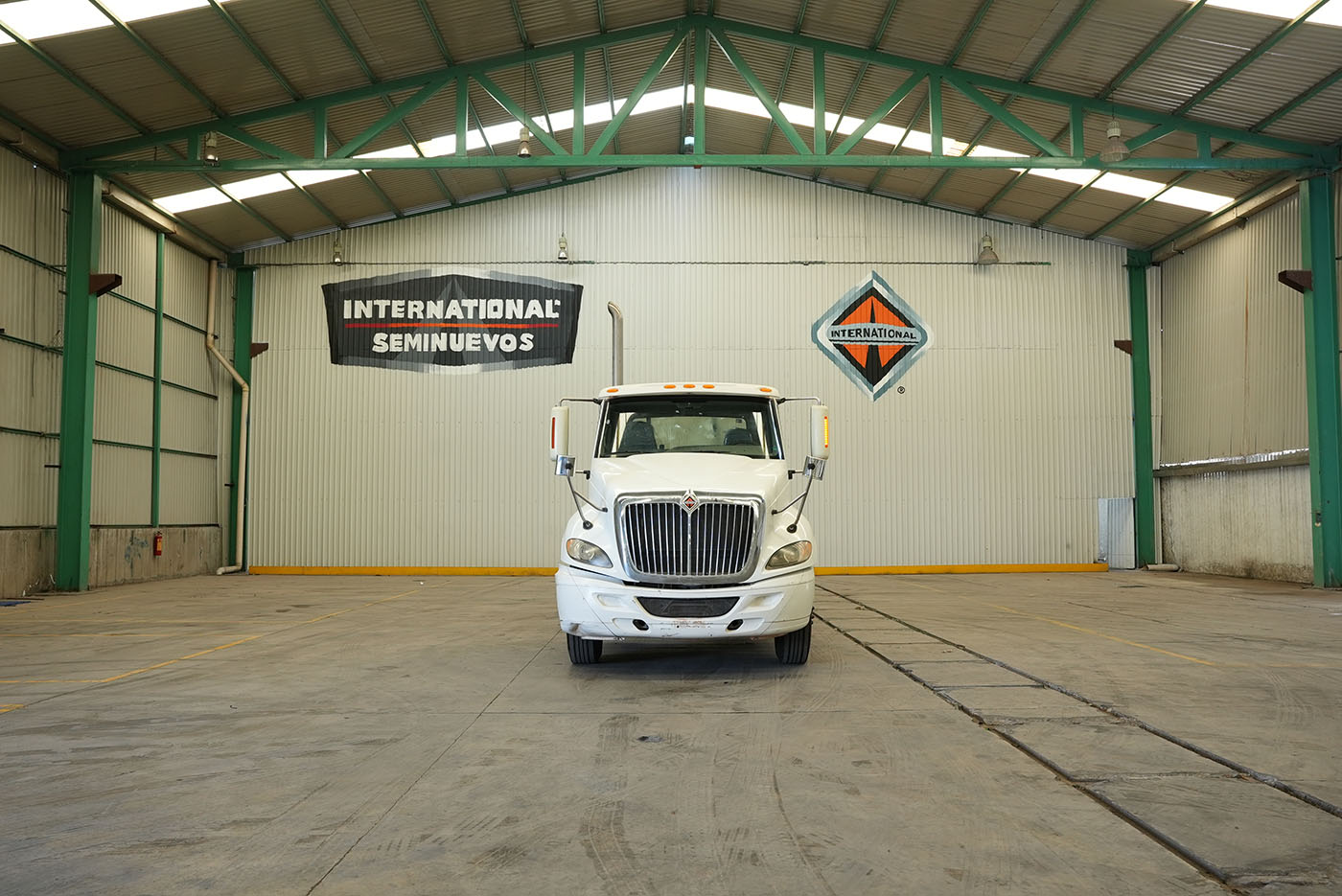 Unidad seminueva INTERNATIONAL PROSTAR 450 DAY-CAB 6X4