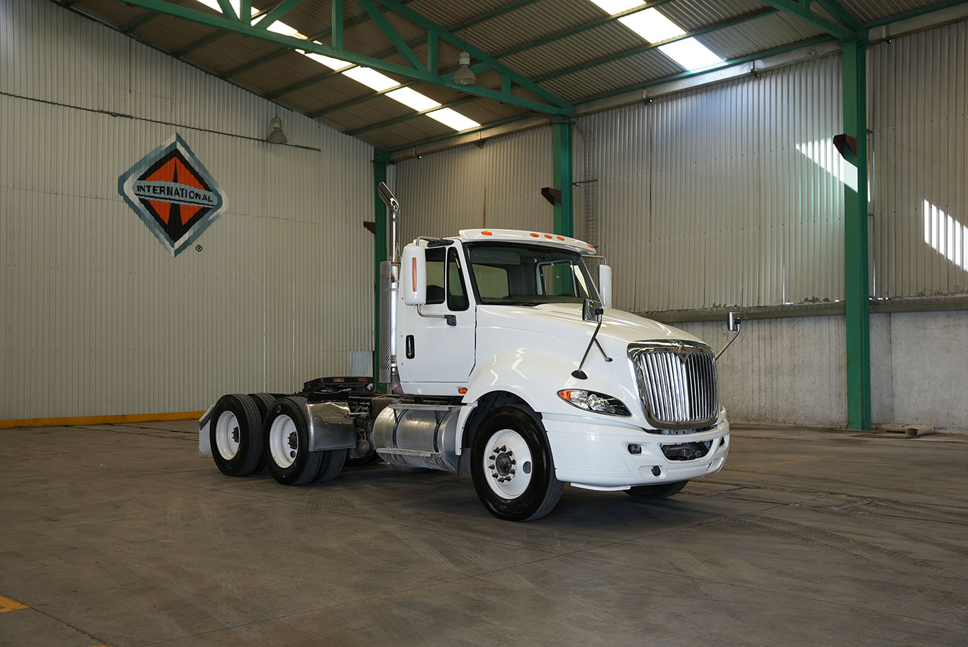 Unidad seminueva INTERNATIONAL PROSTAR 450 DAY-CAB 6X4