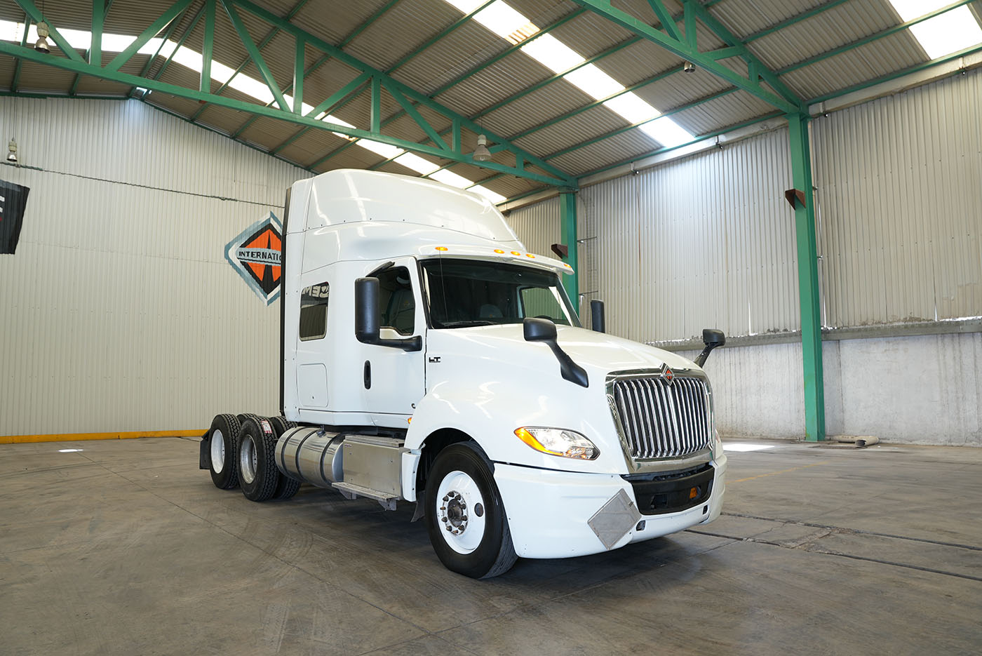 Unidad seminueva INTERNATIONAL LT 625 HI RISE 6X4