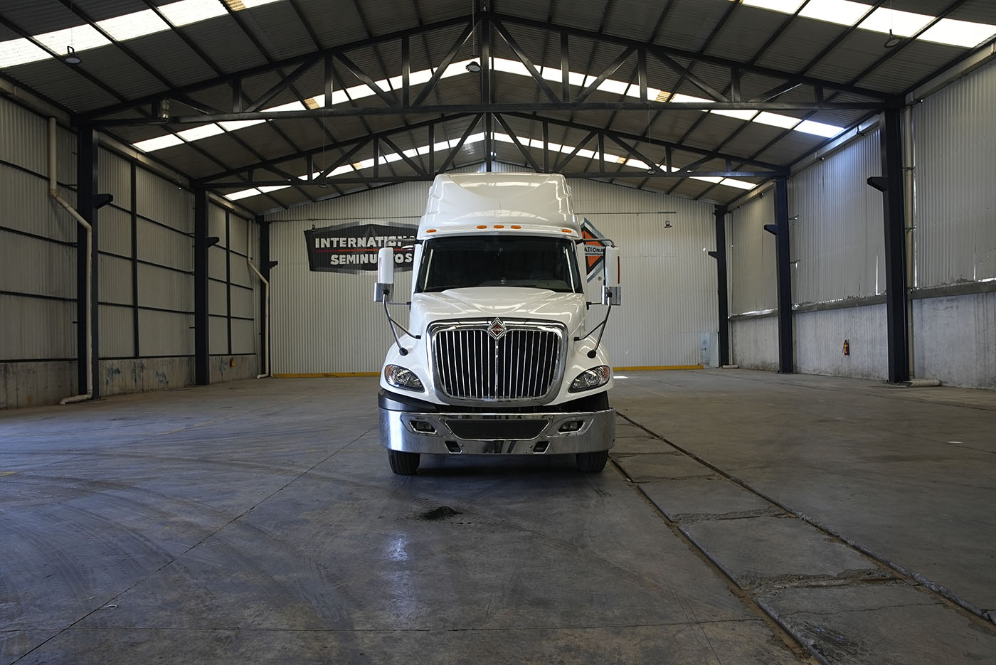 Unidad seminueva INTERNATIONAL PROSTAR 450HP ISX SKY-RISE